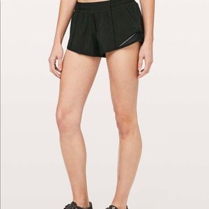Lululemon Hotty Hot shorts 2.5 inch
